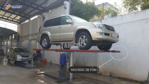 canh bao khi mua cau nang 1 tru rua xe o to
