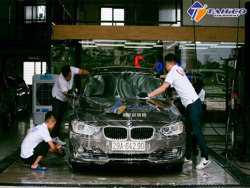 Rửa xe ô tô không cần nước - Công nghệ rửa xe 5.0