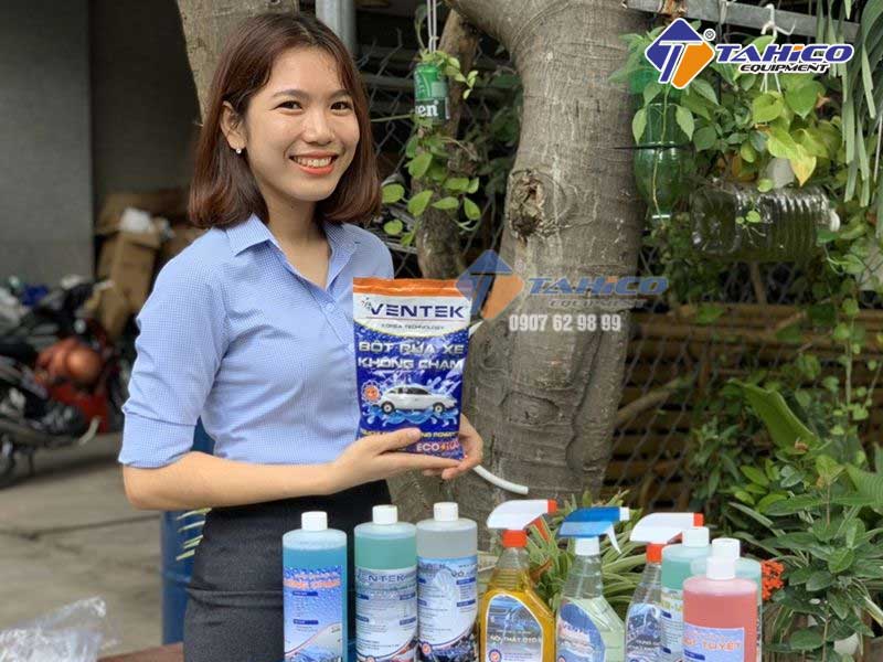 Hướng dẫn sử dụng bột rửa xe không chạm đúng cách