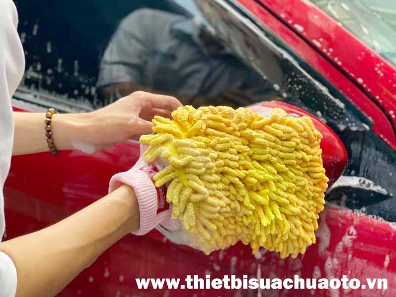 bao-tay-rua-xe-nhung-soi-microfiber-mau-vang-1120003y-maxshine-5