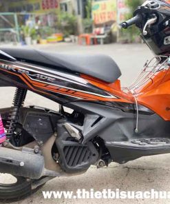 dung-dich-rua-xe-khong-cham-cho-xe-may-tenzi-mud-off-1-lit-3