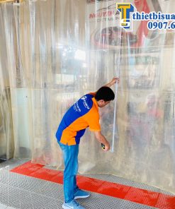 rem-vach-nhua-pvc-cho-phong-rua-o-to-xe-may-2