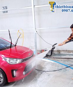 Nhân viên Tahico test súng rửa xe